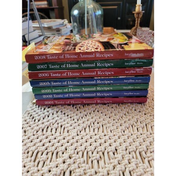 Lot of 7 Taste of Home Annual cookbooks - Picture 1 of 1